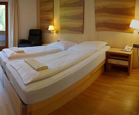 Ahorn-Nuss Zimmer